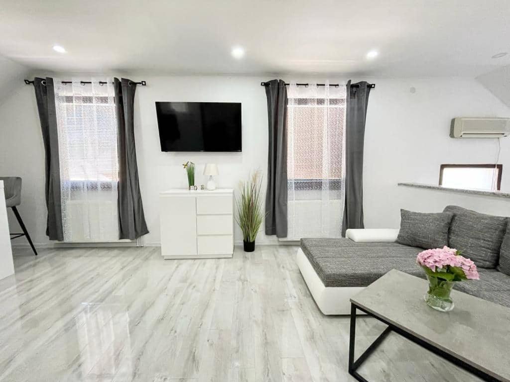 Apartman Pavenka Оточац Екстер'єр фото