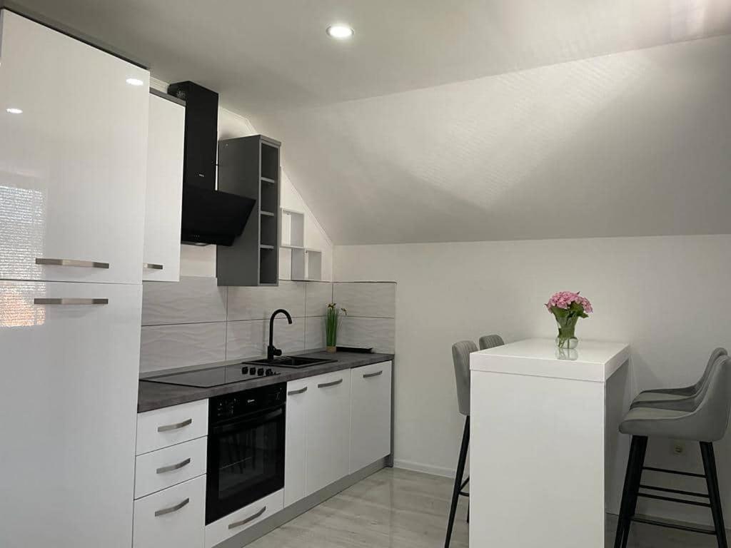 Apartman Pavenka Оточац Екстер'єр фото