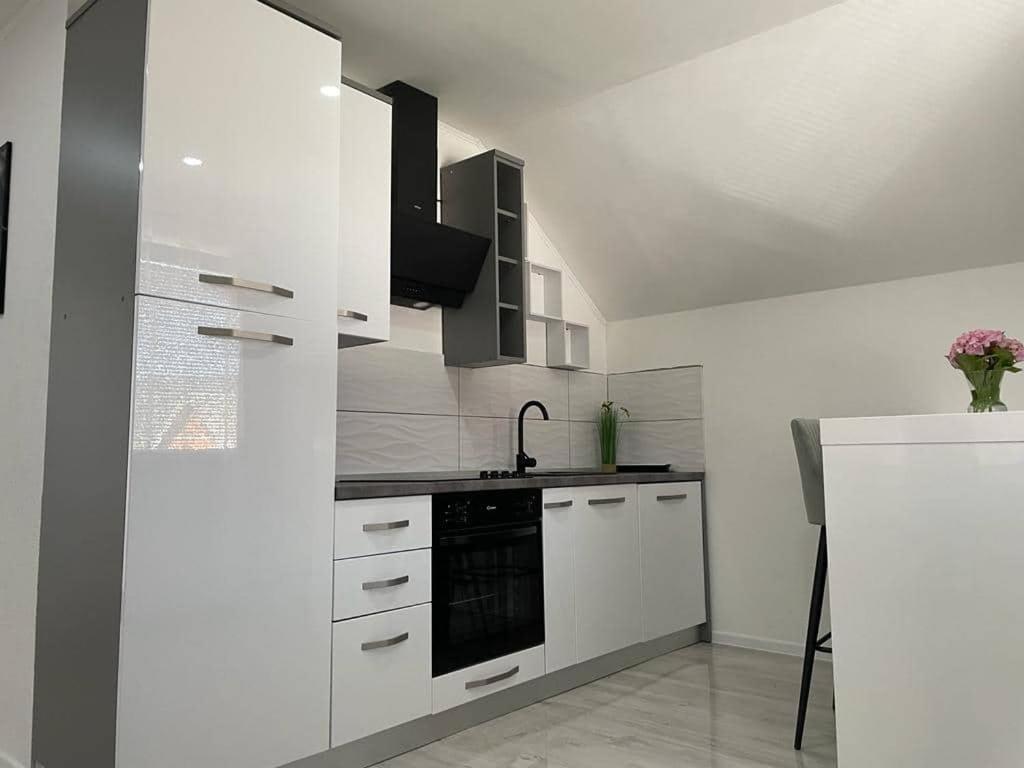 Apartman Pavenka Оточац Екстер'єр фото