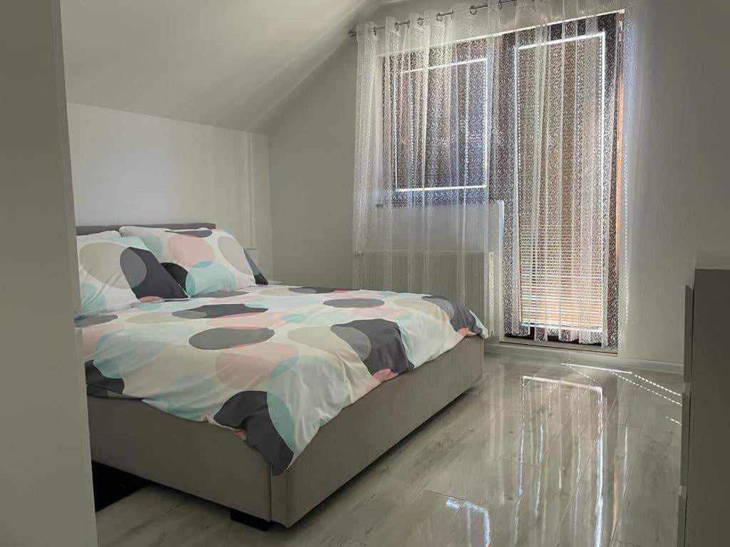 Apartman Pavenka Оточац Екстер'єр фото