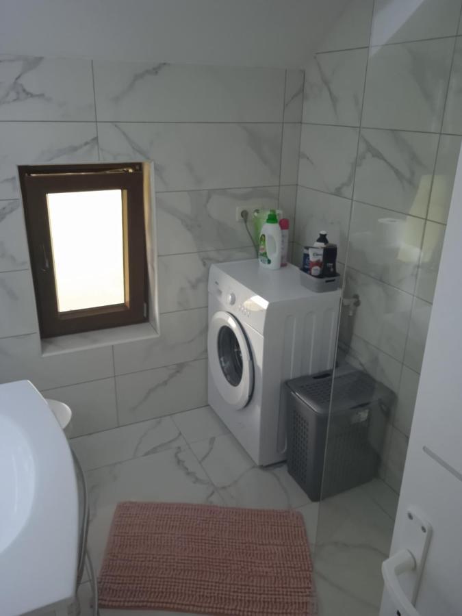 Apartman Pavenka Оточац Екстер'єр фото